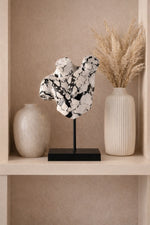 Statua White Sculpture