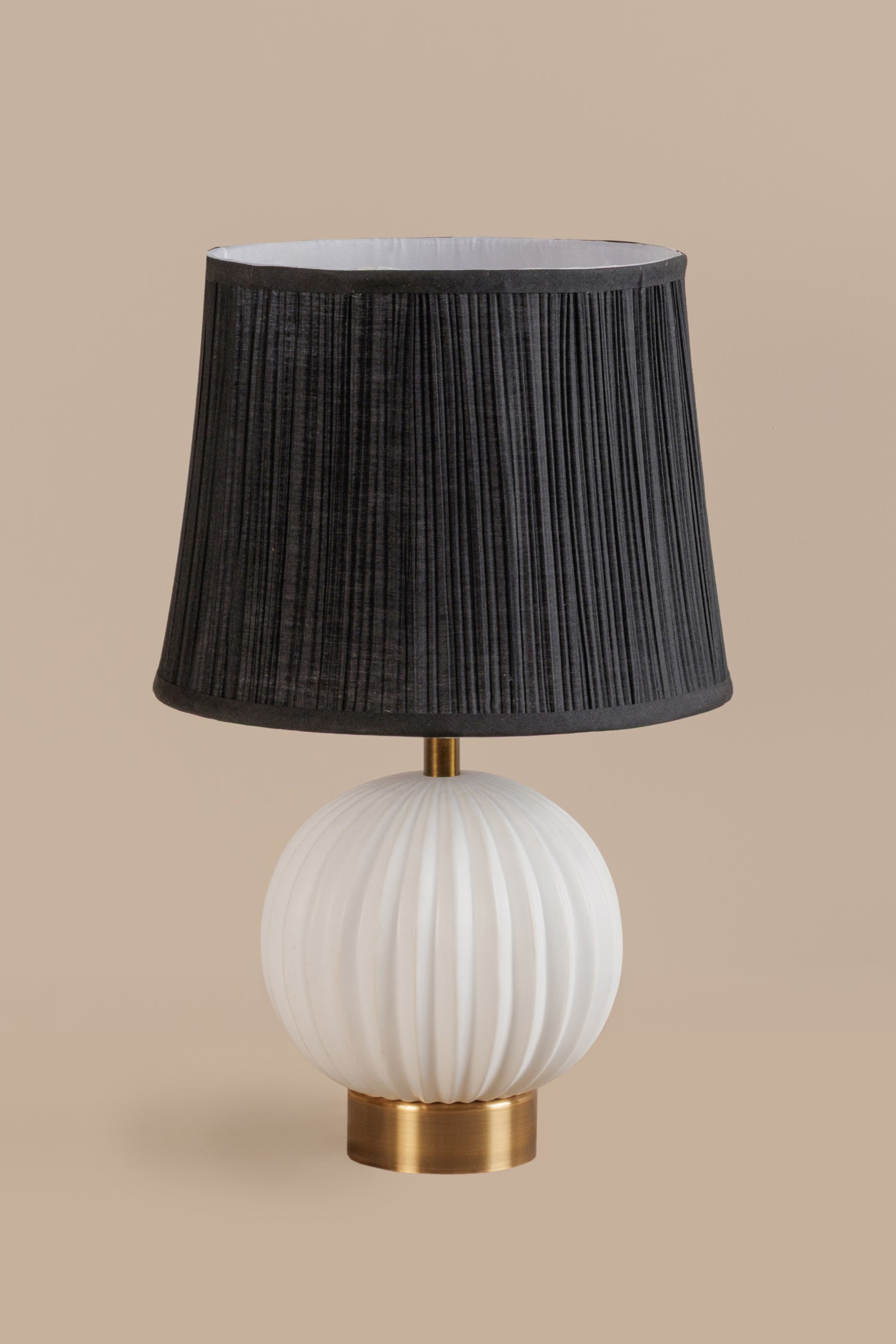 Vento White Table Lamp