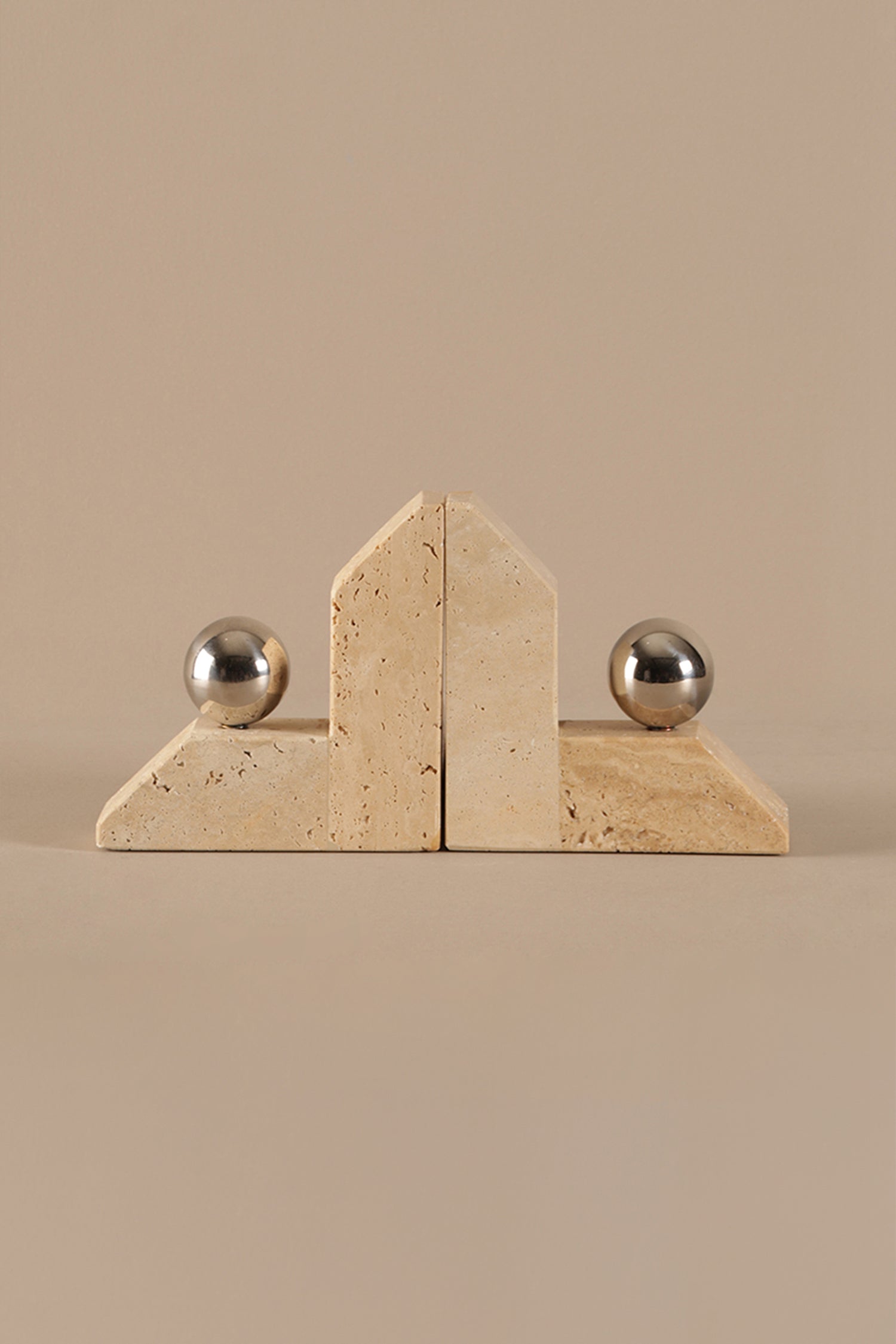 Linea Gravita White Bookend