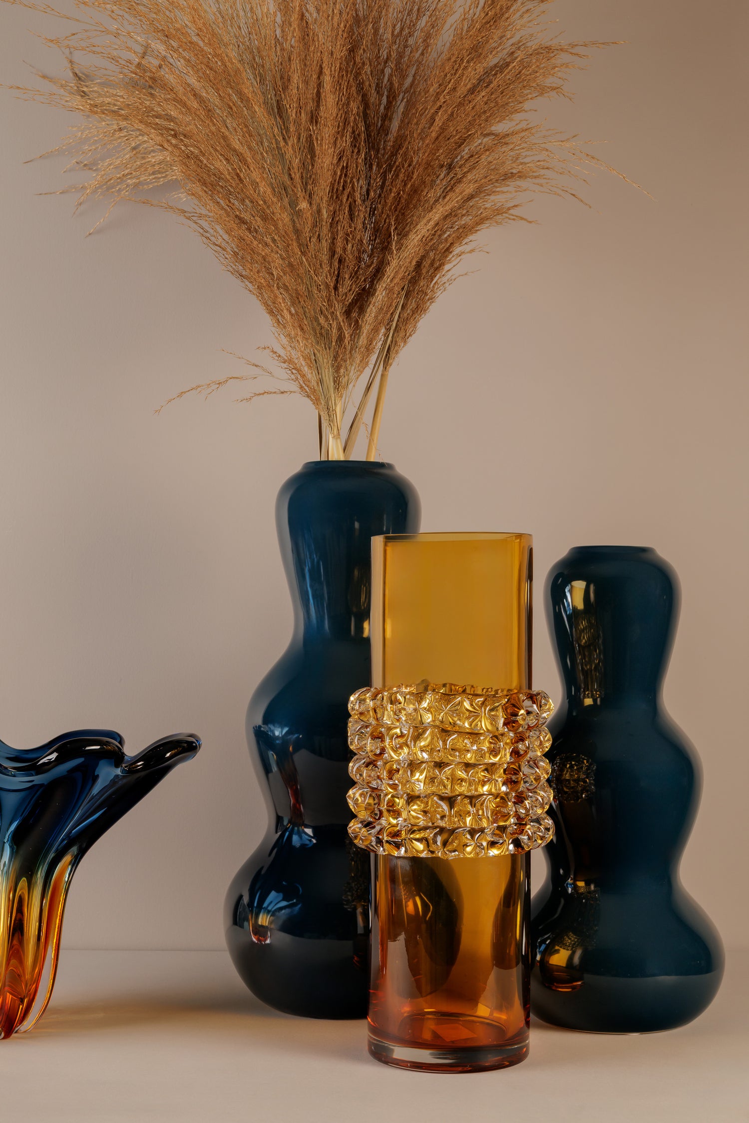 Ivan Black Glossy Vase - S