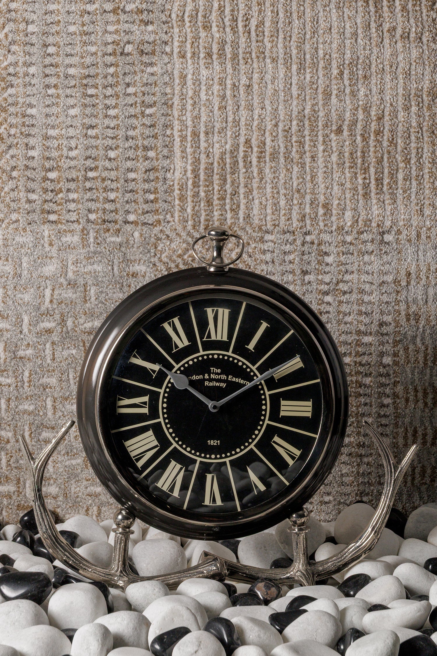 Noir Clock Decor