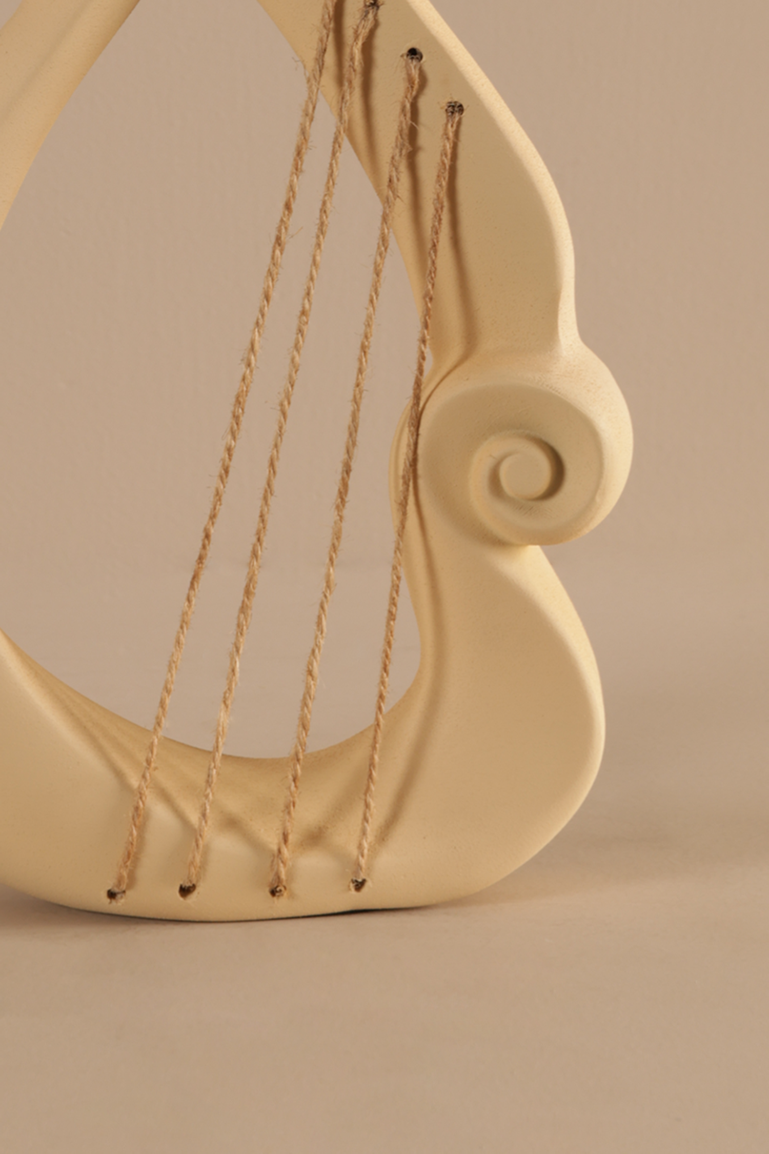 Harmony Strings Golden Decor