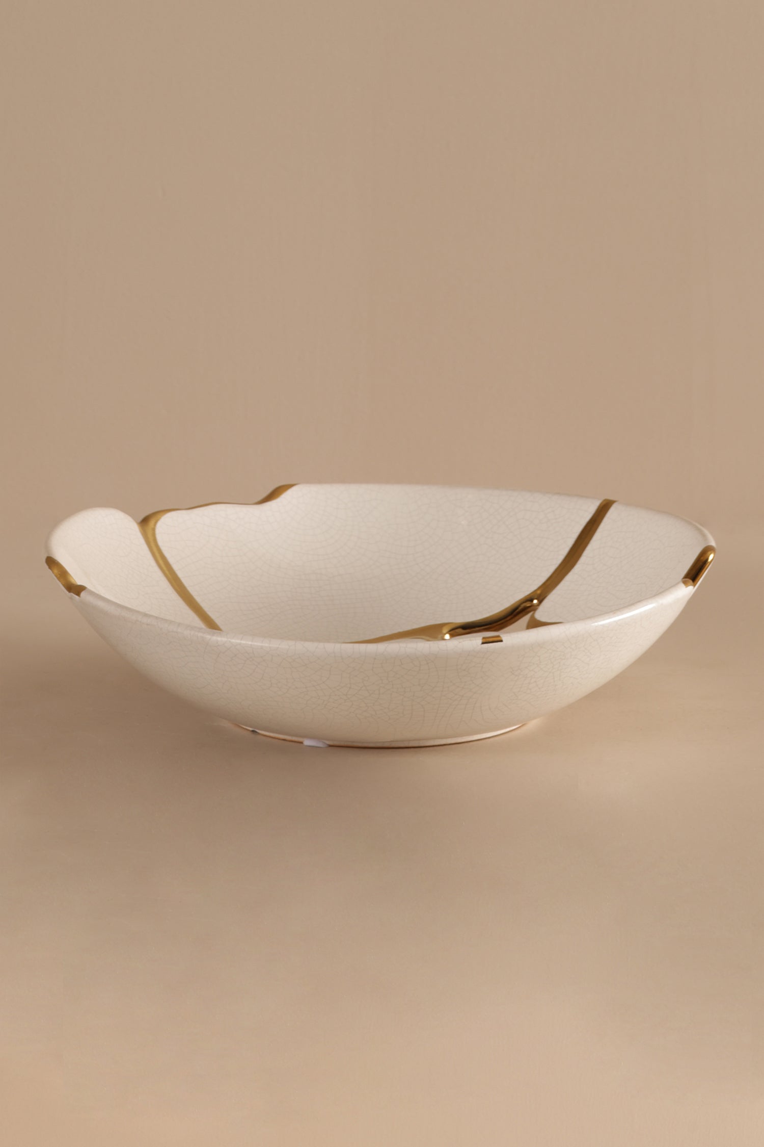 Gold Thread White Home Decor Plate - B