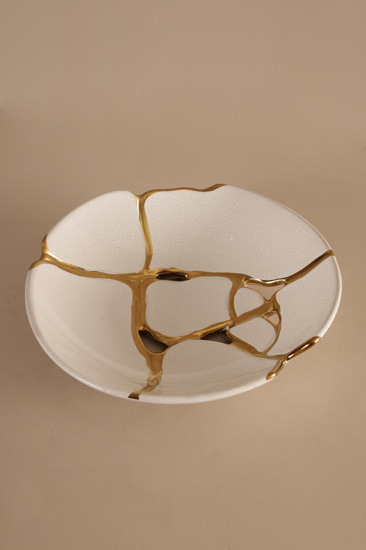 Gold Thread White Home Decor Plate - B