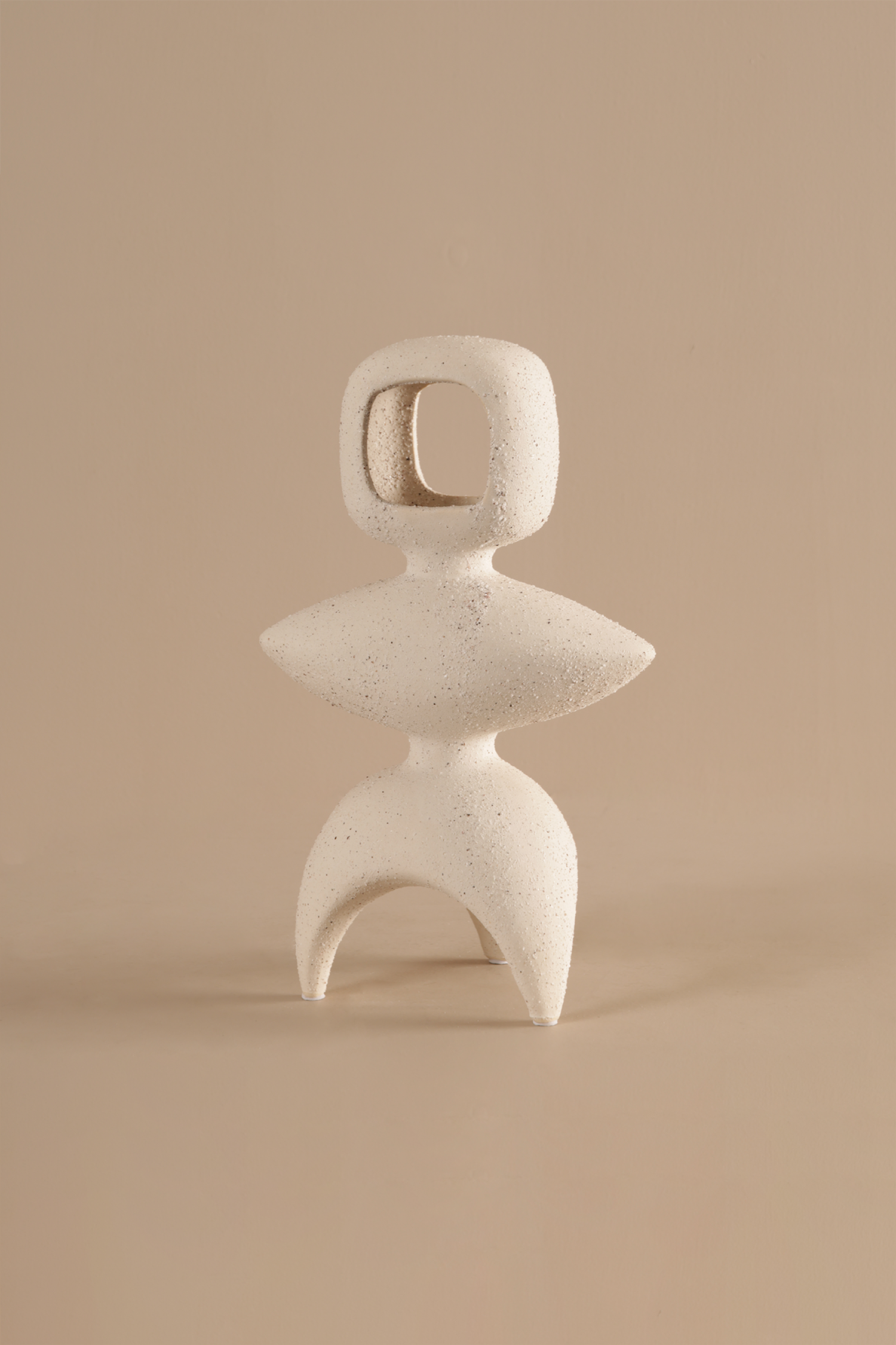 Robert Abstract Sculpture - A