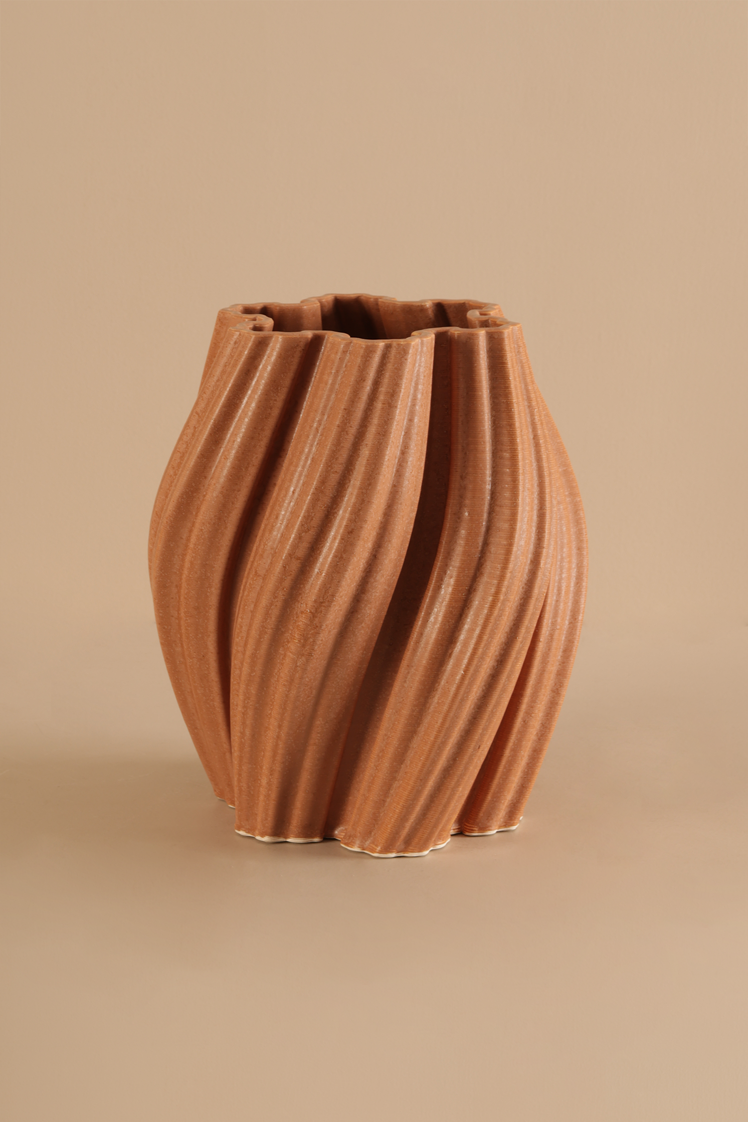 Vento Rosso Brown Vase