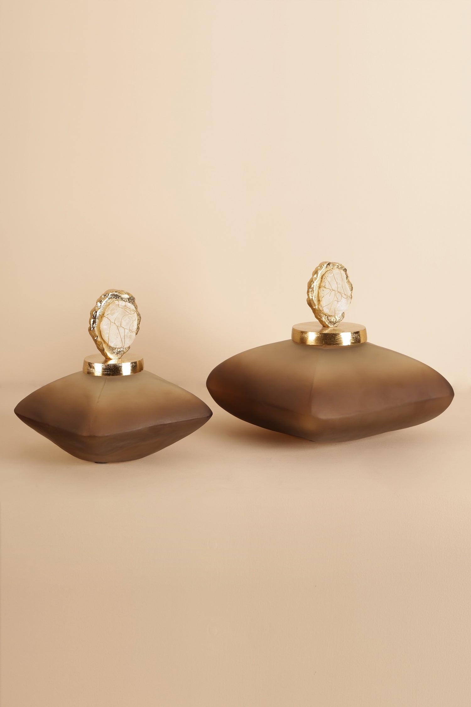 Regale Brown Glassware Decor- B