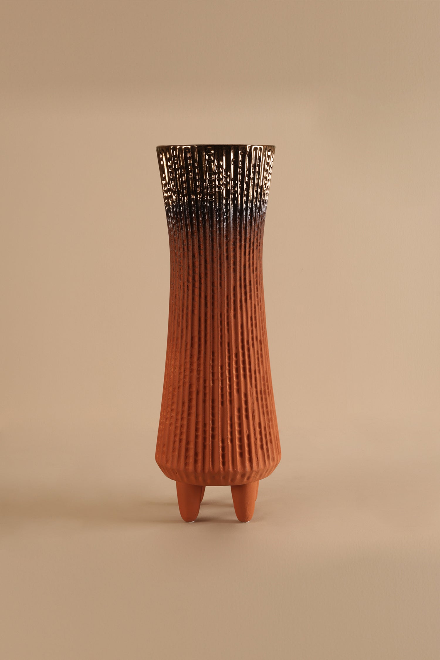 Flutto Brown Vase