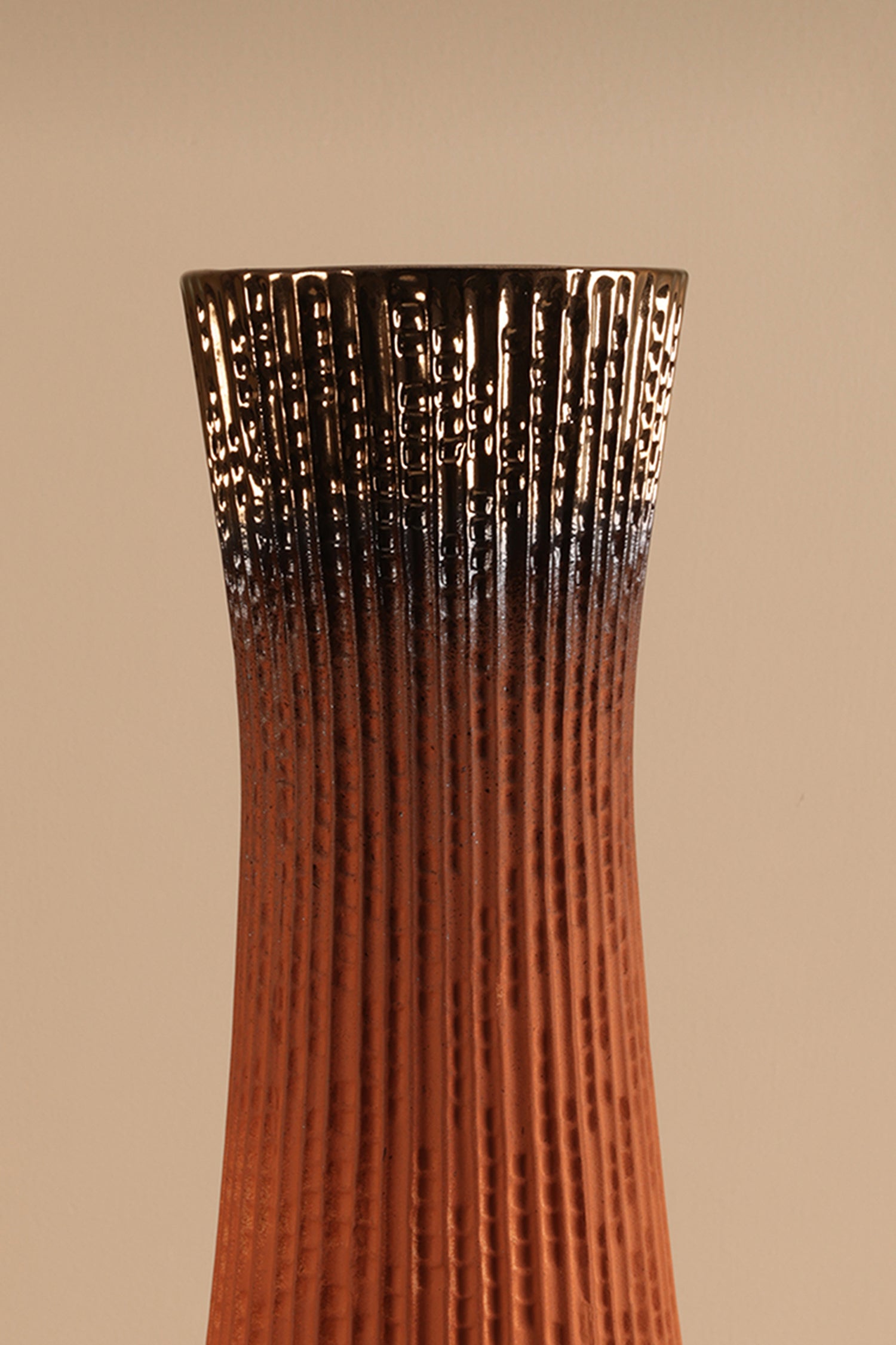 Flutto Brown Vase