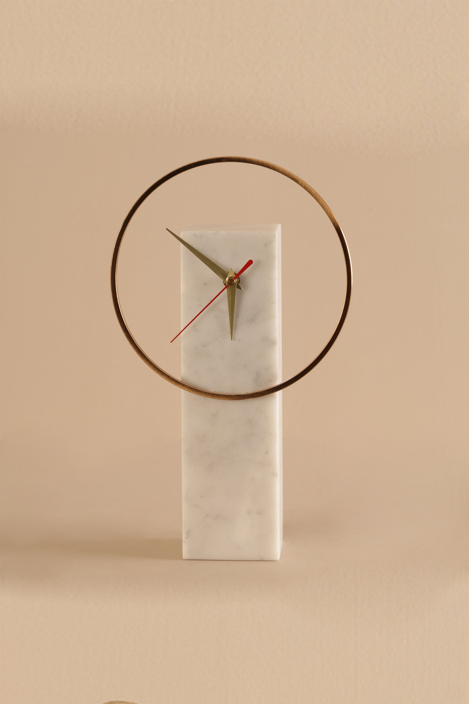 Cerchio White Clock Home Decor